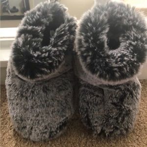 New!! Toddler sleepers size 7